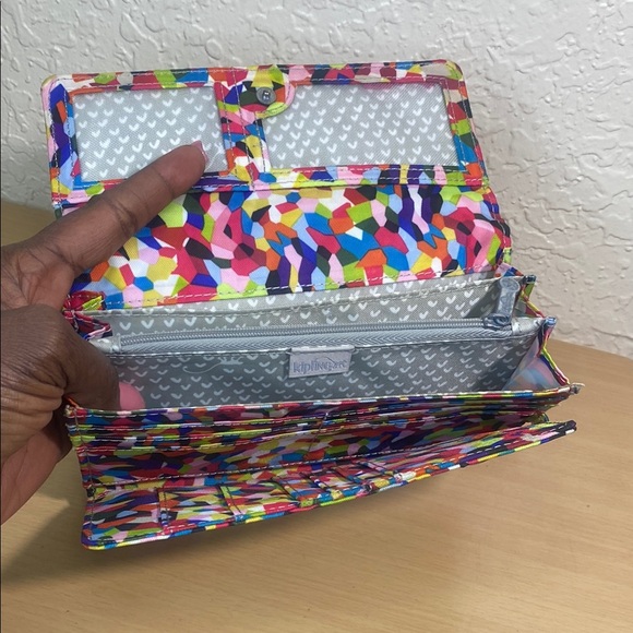 Kipling Colorful Abstract Wallet - Picture 4 of 11